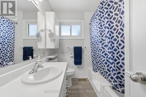 56 Fifth Avenue, Quinte West (Murray Ward), ON - Indoor Photo Showing Bathroom