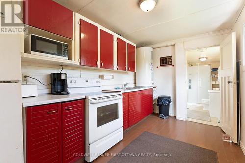 127 Rose Mac Drive, Drummond/North Elmsley, ON - Indoor Photo Showing Kitchen