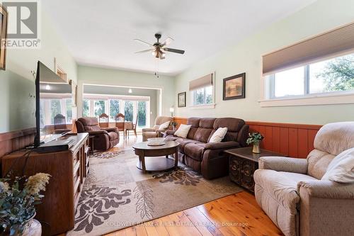 127 Rose Mac Drive, Drummond/North Elmsley, ON - Indoor Photo Showing Living Room