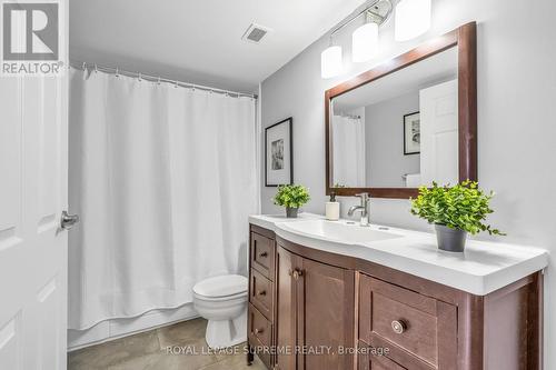 1907 - 3590 Kaneff Crescent, Mississauga, ON - Indoor Photo Showing Bathroom