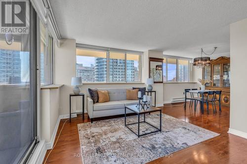 1907 - 3590 Kaneff Crescent, Mississauga, ON - Indoor Photo Showing Living Room