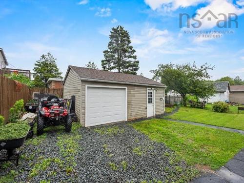 4 Elmdale Crescent, Leiblin Park, NS - Outdoor