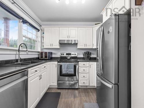 4 Elmdale Crescent, Leiblin Park, NS - Indoor Photo Showing Kitchen With Double Sink With Upgraded Kitchen