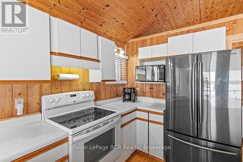 APPLIANCES INCLUDED - 48 Island View Drive N, South Bruce Peninsula, ON - Indoor Photo Showing Kitchen