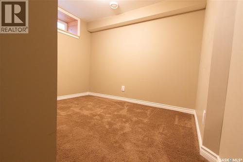 376 6Th Avenue Nw, Swift Current, SK - Indoor Photo Showing Other Room