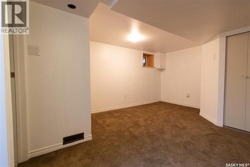 376 6Th Avenue Nw, Swift Current, SK - Indoor Photo Showing Other Room