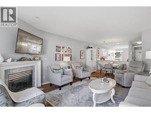 1750 Pacific Way Unit# 6, Kamloops, BC - Indoor Photo Showing Living Room With Fireplace