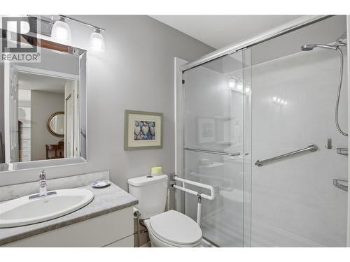 1750 Pacific Way Unit# 6, Kamloops, BC - Indoor Photo Showing Bathroom