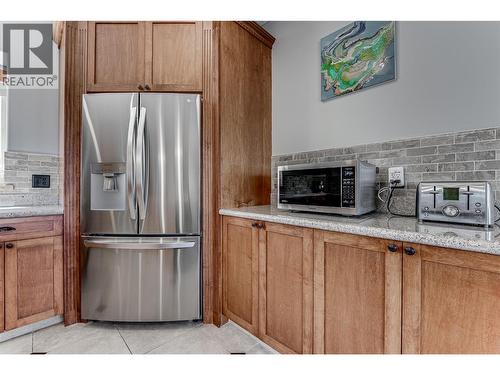 108 Red Rock Crescent, Enderby, BC - Indoor Photo Showing Kitchen