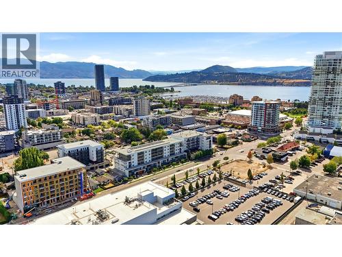 Close proximity to downtown waterfront - 615 Clement Avenue, Kelowna, BC - Outdoor With Body Of Water With View