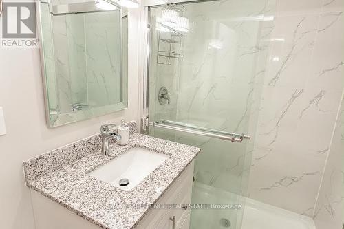 7208 Hermitage Road, Mississauga, ON - Indoor Photo Showing Bathroom
