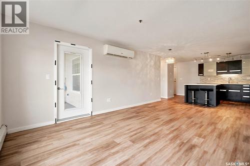 206 1510 Neville Drive, Regina, SK - Indoor Photo Showing Kitchen