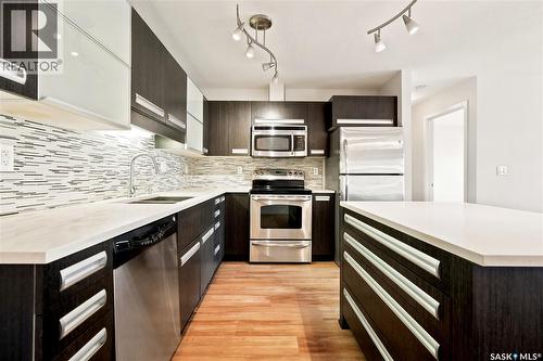 206 1510 Neville Drive, Regina, SK - Indoor Photo Showing Kitchen With Upgraded Kitchen
