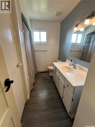 9005 5Th Street, Rosthern, SK - Indoor Photo Showing Bathroom