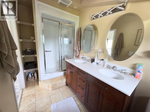 2428 Blind Bay Road, Blind Bay, BC - Indoor Photo Showing Bathroom