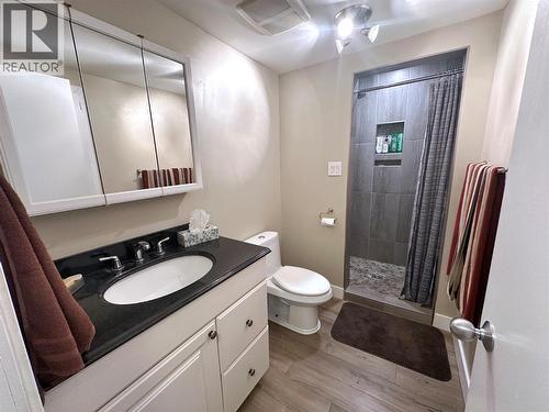 2428 Blind Bay Road, Blind Bay, BC - Indoor Photo Showing Bathroom