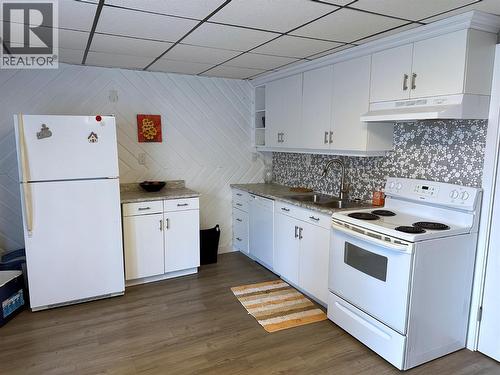 2428 Blind Bay Road, Blind Bay, BC - Indoor Photo Showing Kitchen