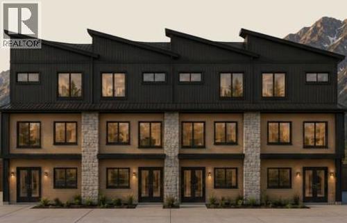 775 Copper Ridge Lane, Windermere, BC - Outdoor With Facade