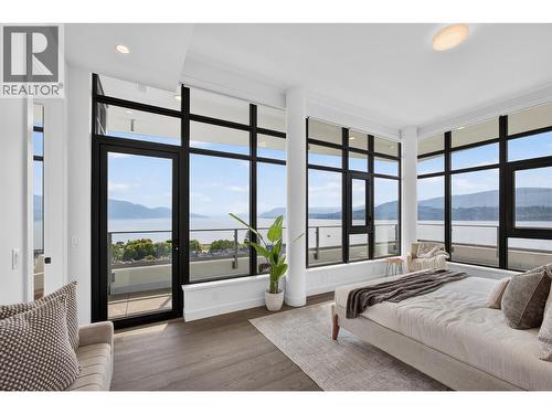 Spacious primary suite with direct patio access - 3800 Capozzi Road Unit# Ph2, Kelowna, BC - Indoor