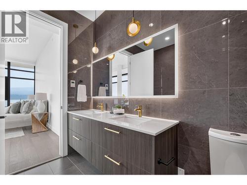 5-piece luxury ensuite with floor to ceiling tile - 3800 Capozzi Road Unit# Ph2, Kelowna, BC - Indoor Photo Showing Bathroom