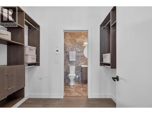 Third bedroom closet/ensuite - 3800 Capozzi Road Unit# Ph2, Kelowna, BC - Indoor