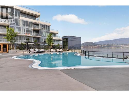 Large outdoor infinity pool with stunning views - 3800 Capozzi Road Unit# Ph2, Kelowna, BC - Outdoor With In Ground Pool