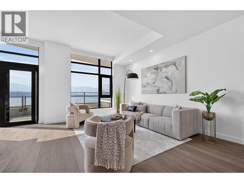 Open, bright & endlessly inviting - 3800 Capozzi Road Unit# Ph2, Kelowna, BC - Indoor Photo Showing Living Room