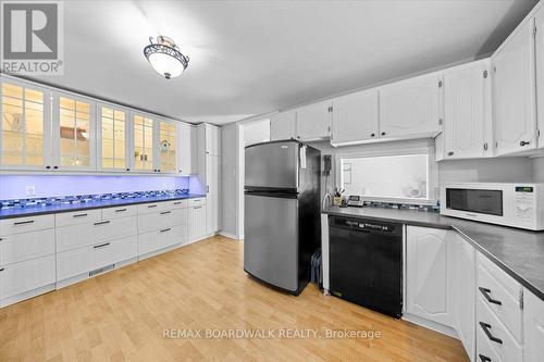 201 Linda Loop, Ottawa, ON - Indoor Photo Showing Kitchen