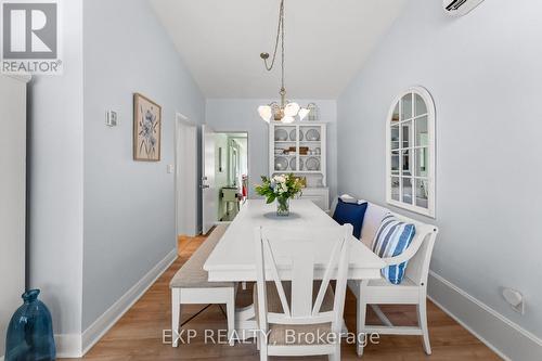 3279 Saint Patrick Avenue, Niagara Falls (Stamford), ON - Indoor Photo Showing Dining Room