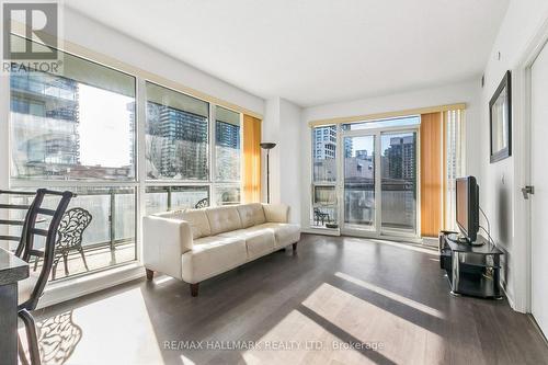 1212 - 98 Lillian Street, Toronto, ON - Indoor Photo Showing Living Room