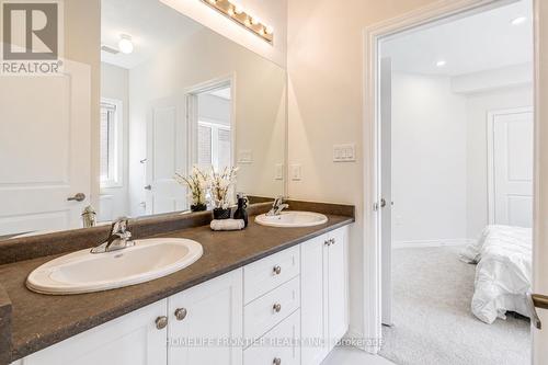 879 Plum Place, Milton, ON - Indoor Photo Showing Bathroom