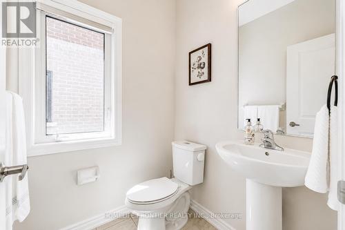 879 Plum Place, Milton, ON - Indoor Photo Showing Bathroom