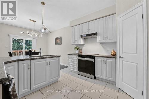 149 Dennis Drive, West Lincoln, ON - Indoor Photo Showing Kitchen