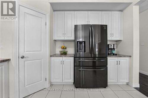 149 Dennis Drive, West Lincoln, ON - Indoor Photo Showing Kitchen