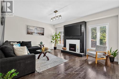 149 Dennis Drive, West Lincoln, ON - Indoor Photo Showing Living Room With Fireplace