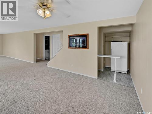 72 3Rd Avenue W, Metinota, SK - Indoor Photo Showing Other Room