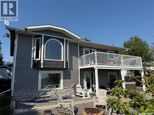 72 3Rd Avenue W, Metinota, SK - Outdoor With Deck Patio Veranda