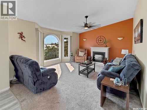 72 3Rd Avenue W, Metinota, SK - Indoor Photo Showing Living Room With Fireplace