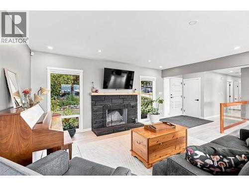468 Grandview Terrace, Kamloops, BC - Indoor Photo Showing Living Room With Fireplace
