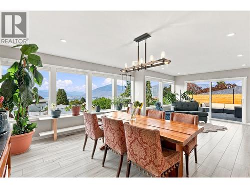 468 Grandview Terrace, Kamloops, BC - Indoor Photo Showing Dining Room