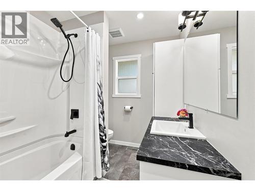 468 Grandview Terrace, Kamloops, BC - Indoor Photo Showing Bathroom
