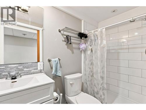 468 Grandview Terrace, Kamloops, BC - Indoor Photo Showing Bathroom