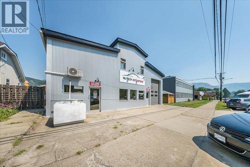 2045 Columbia Avenue, Trail, BC 