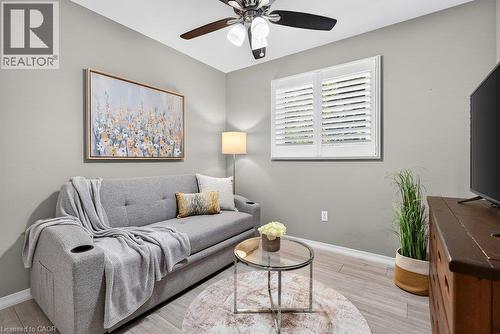 5140 Crimson King Way, Beamsville, ON - Indoor Photo Showing Living Room