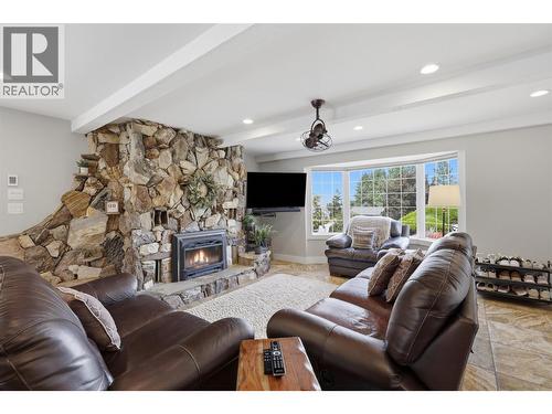 779 Gleneagles Drive, Kamloops, BC - Indoor Photo Showing Living Room With Fireplace