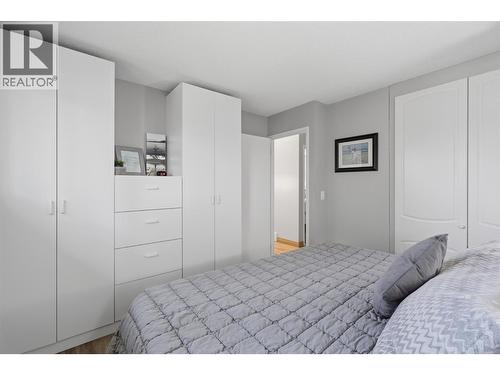 779 Gleneagles Drive, Kamloops, BC - Indoor Photo Showing Bedroom