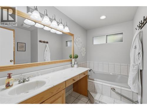 779 Gleneagles Drive, Kamloops, BC - Indoor Photo Showing Bathroom