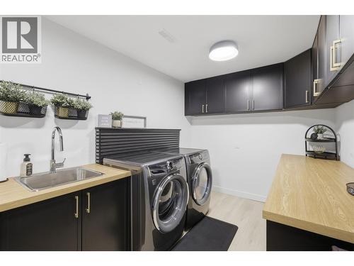 779 Gleneagles Drive, Kamloops, BC - Indoor Photo Showing Laundry Room