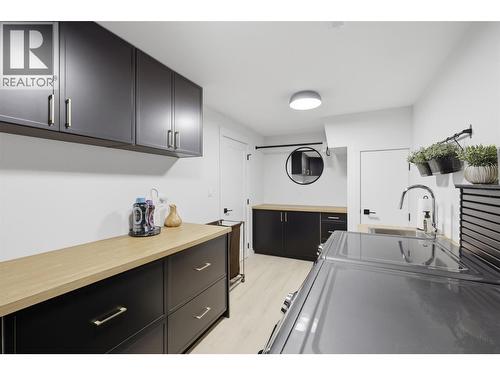 779 Gleneagles Drive, Kamloops, BC - Indoor Photo Showing Laundry Room