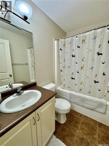 18 1600 Muzzy Drive, Prince Albert, SK - Indoor Photo Showing Bathroom